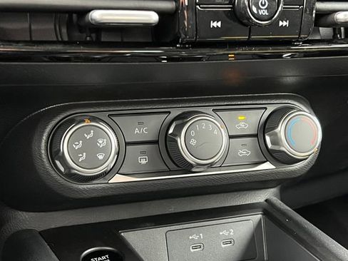 New 2026 Nissan Kicks S image 18