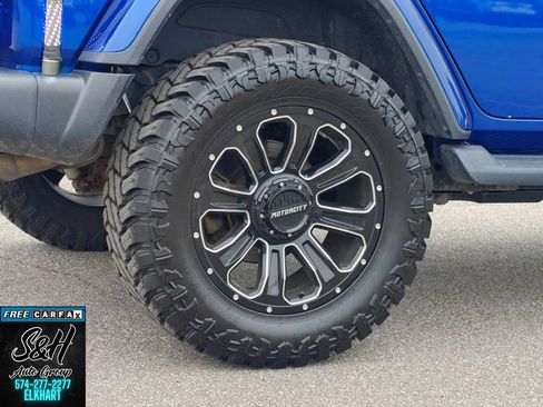 Used 2020 Jeep Wrangler Unlimited Sahara w/ Uconnect 4C Nav & Sound Group AWD/4WD image 18
