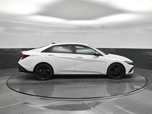 New 2026 Hyundai Elantra SEL Sport FWD image 9