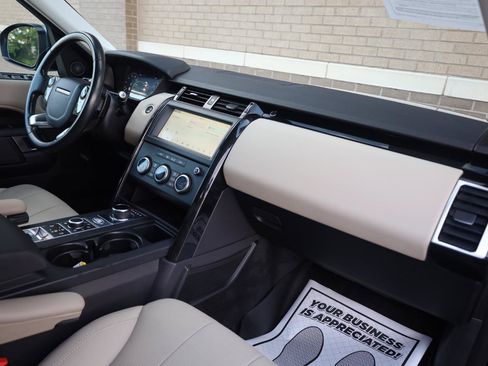 Used 2019 Land Rover Discovery SE AWD/4WD image 36