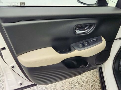 Used 2025 Honda HR-V LX image 10
