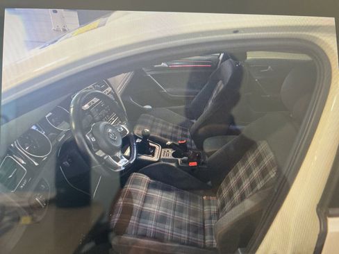 Used 2018 Volkswagen GTI S FWD image 8