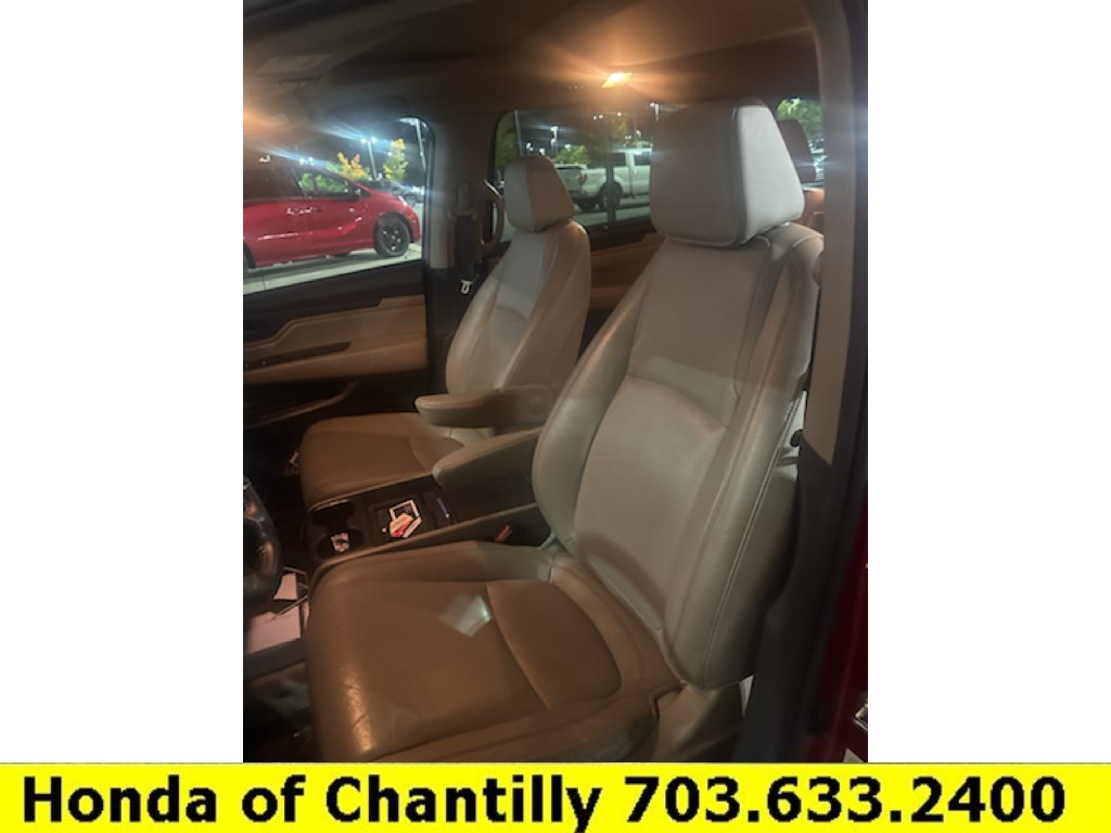 Used 2024 Honda Odyssey EX-L image 3