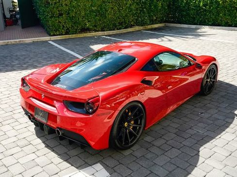 Used 2018 Ferrari 488 GTB image 28