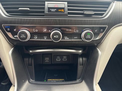 Certified 2022 Honda Accord Touring image 22