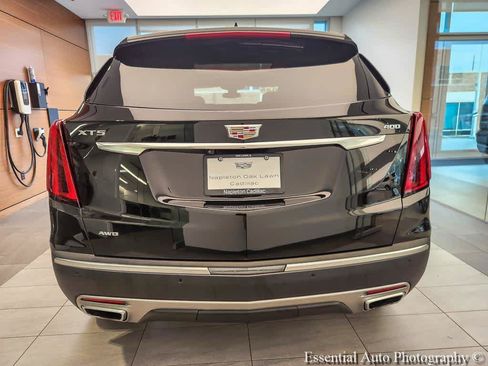 Certified 2025 Cadillac XT5 Premium Luxury w/ LPO, Floor Liner Package AWD/4WD image 6