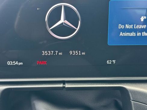 Used 2025 Mercedes-Benz C 300 4MATIC Sedan image 32