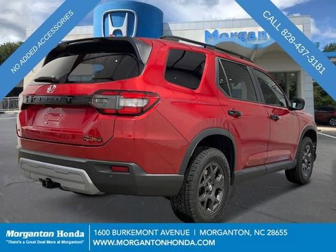 New 2025 Honda Pilot TrailSport image 9