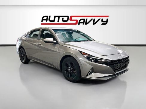 Used 2023 Hyundai Elantra SEL w/ Cargo Package FWD image 1