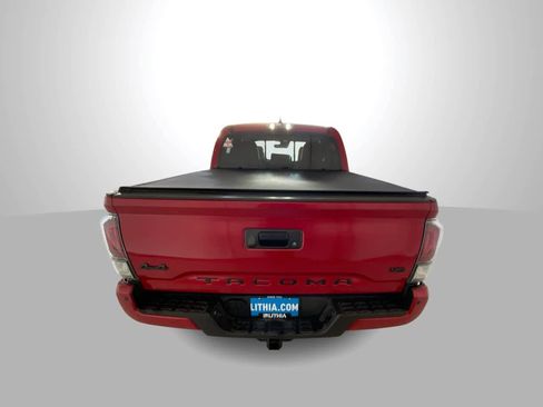 Used 2022 Toyota Tacoma Limited image 7