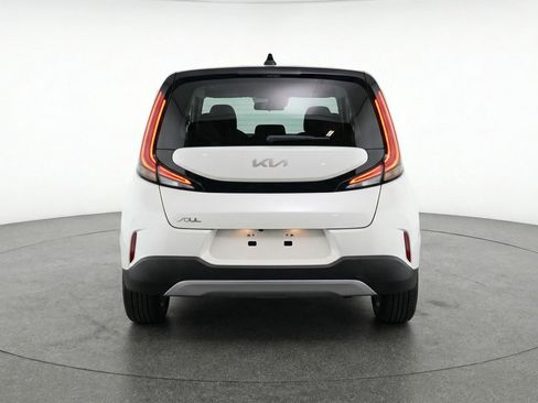 Used 2025 Kia Soul LX w/ LX Technology Package image 7