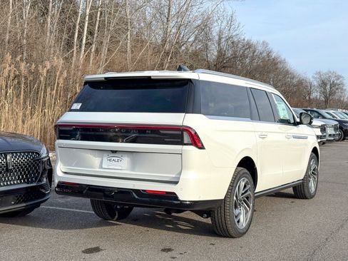 New 2025 Lincoln Navigator L Reserve image 29