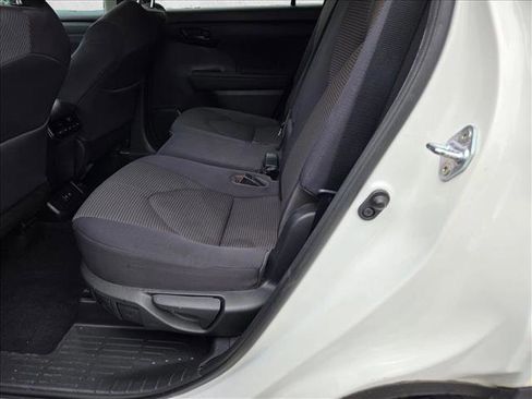 Used 2020 Toyota Highlander LE image 16