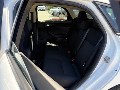 Used 2016 Ford Focus SE FWD image 11