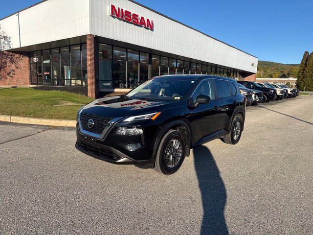 Used 2021 Nissan Rogue S AWD/4WD image 2