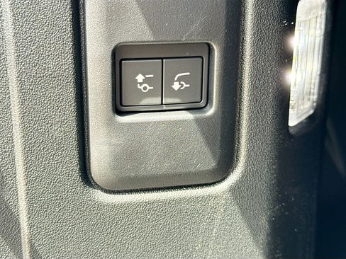 New 2026 Land Rover Defender 110 S AWD/4WD image 13