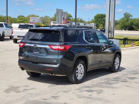 Used 2020 Chevrolet Traverse LT image 7