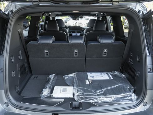 New 2026 INFINITI QX80 SPORT w/ Sport Exterior Package image 31