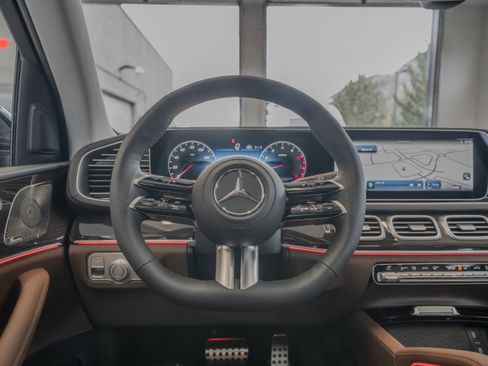 New 2026 Mercedes-Benz GLS 450 4MATIC image 9