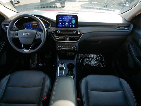 Used 2020 Ford Escape Titanium AWD/4WD image 10