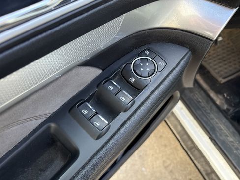 Used 2017 Ford Explorer XLT w/ Equipment Group 202A image 15