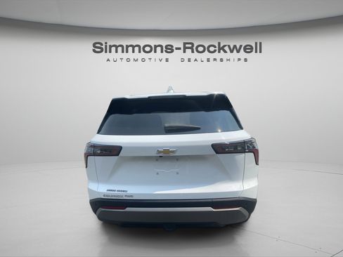 Used 2025 Chevrolet Equinox LT AWD/4WD image 4