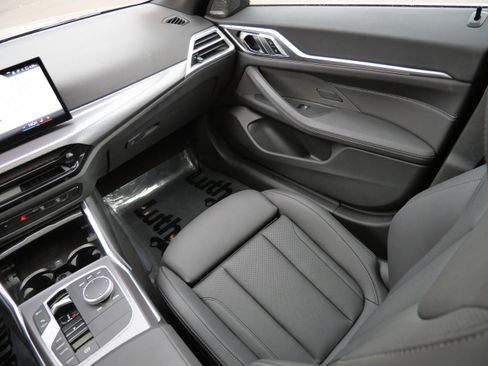 Used 2025 BMW 430i xDrive w/ Premium Package image 11