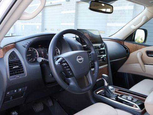 Used 2024 Nissan Armada SL w/ Captain's Chairs Package AWD/4WD image 13
