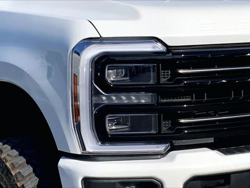 Used 2025 Ford F250 Platinum w/ FX4 Off-Road Package AWD/4WD image 25