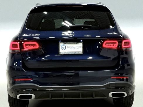 Used 2022 Mercedes-Benz GLC 300 4MATIC w/ AMG Line image 17