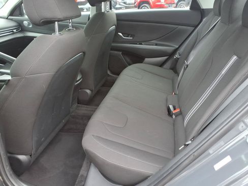 Used 2023 Hyundai Elantra SEL w/ Cargo Package FWD image 23