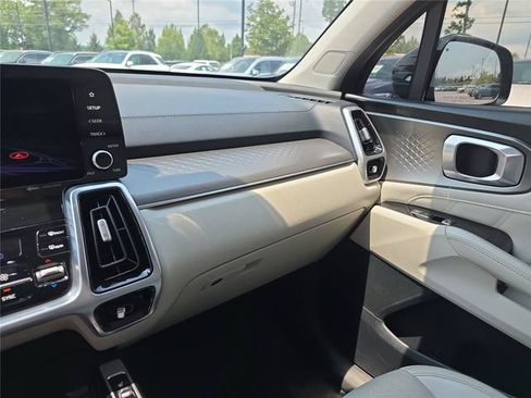 Used 2022 Kia Sorento SX AWD/4WD image 25