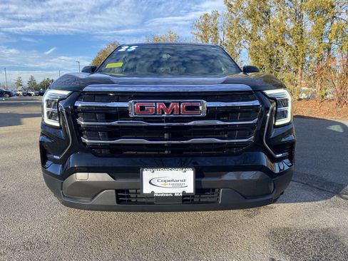 Used 2025 GMC Terrain Elevation image 2
