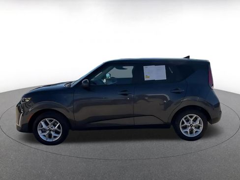 Used 2025 Kia Soul LX w/ LX Technology Package FWD image 9