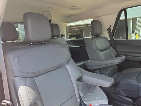 New 2026 Ford Expedition Active AWD/4WD image 23