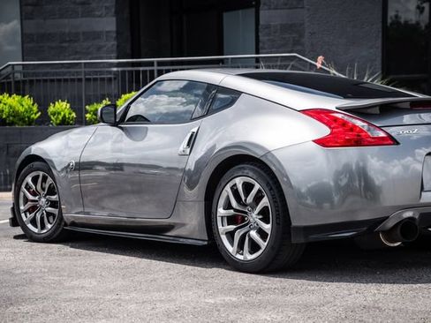 Used 2013 Nissan 370Z Coupe RWD image 37