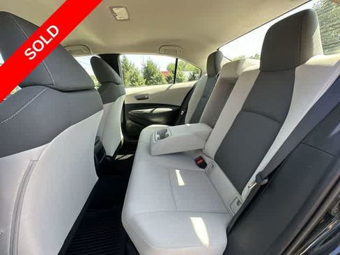 Used 2022 Toyota Corolla LE FWD image 16