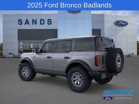 New 2025 Ford Bronco Badlands image 4