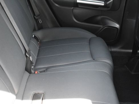 Used 2025 Mercedes-Benz GLA 250 image 31
