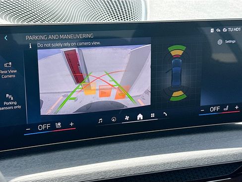 New 2026 BMW 330i Sedan w/ Convenience Package RWD image 10