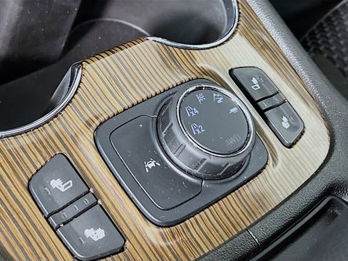 Used 2023 GMC Acadia SLE w/ Elevation Edition image 19