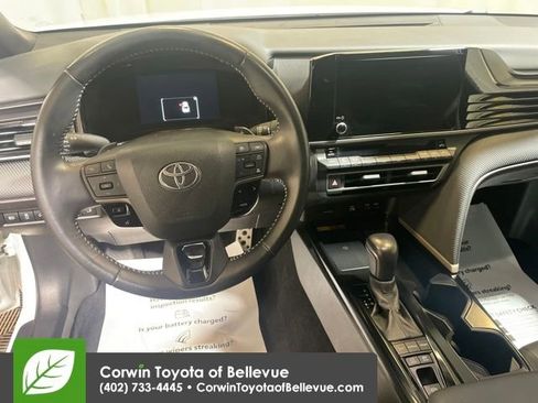 Used 2025 Toyota Camry SE image 13