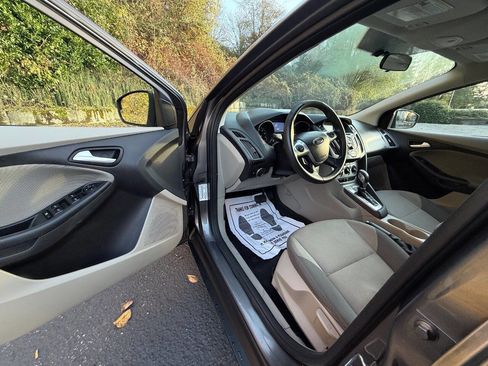 Used 2014 Ford Focus SE image 12