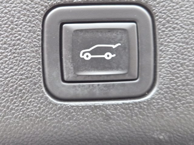 Used 2024 GMC Yukon Denali Ultimate AWD/4WD image 25