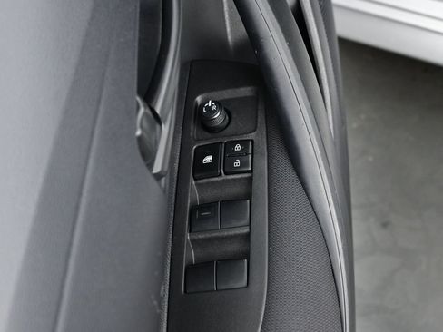 Used 2022 Toyota Corolla LE FWD image 10