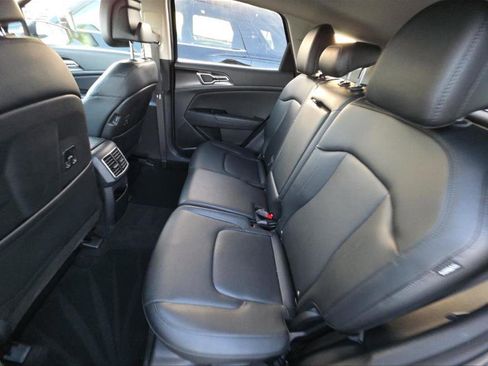 Used 2025 Kia Sportage EX w/ Premium Package image 7