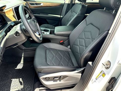 Used 2026 Volkswagen Atlas SE FWD image 12