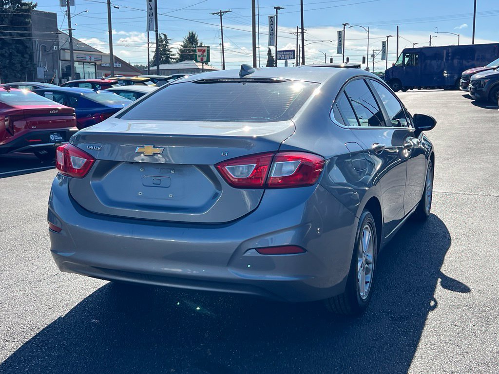 Used 2018 Chevrolet Cruze LT w/ Convenience Package FWD image 7