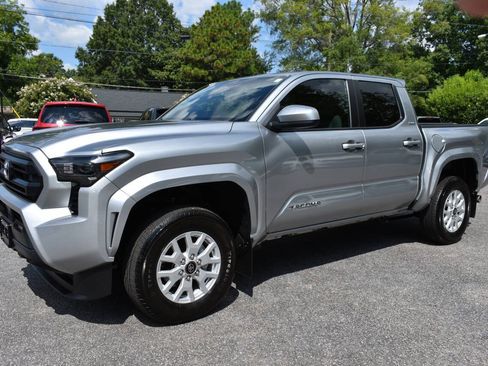 Used 2024 Toyota Tacoma SR5 RWD image 2