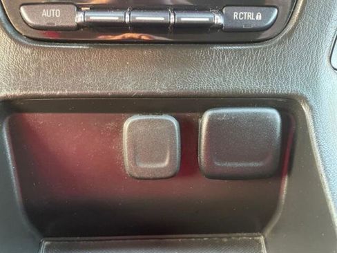 Used 2018 GMC Yukon XL SLT w/ Premium Edition image 32